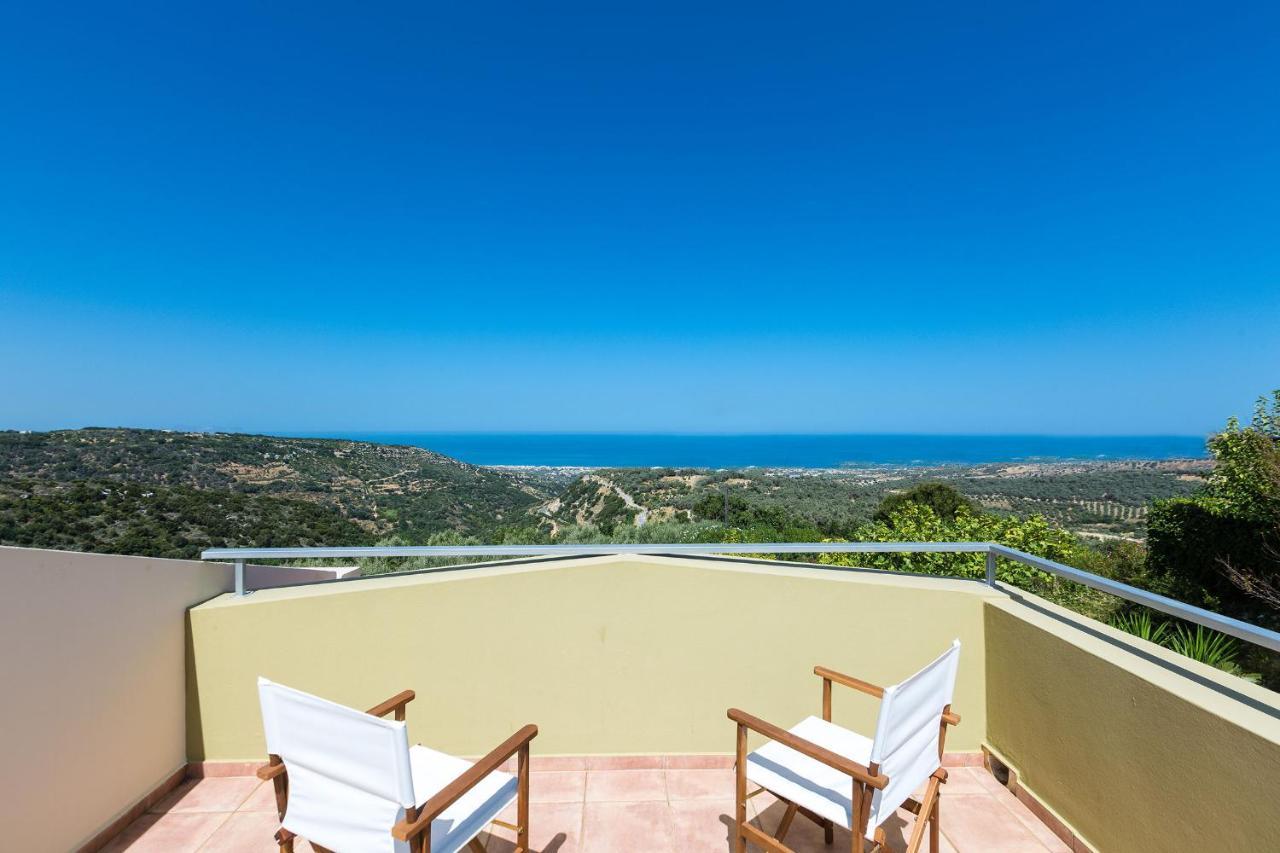 Belvedere Villas Prasiai Exteriör bild