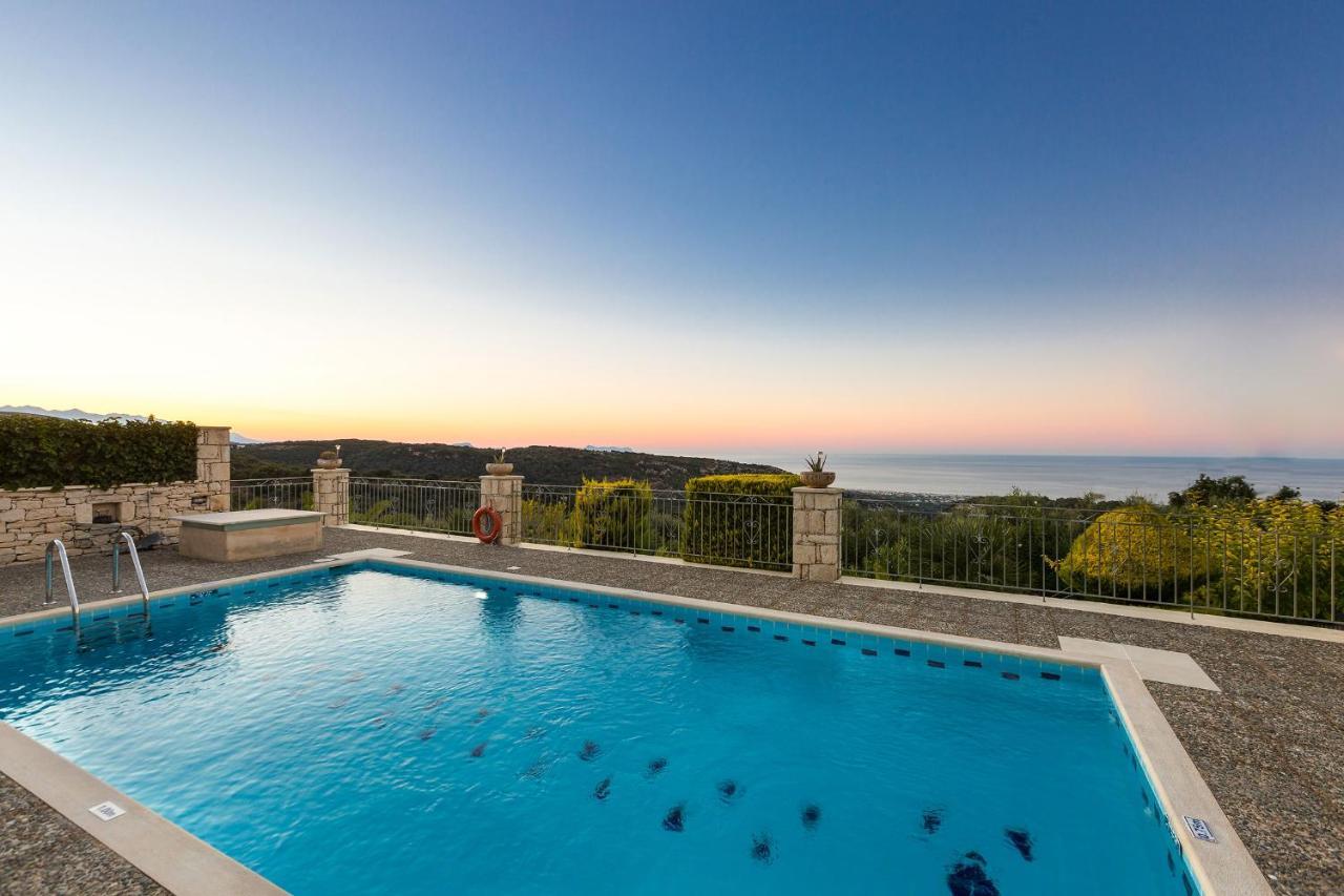 Belvedere Villas Prasiai Exteriör bild