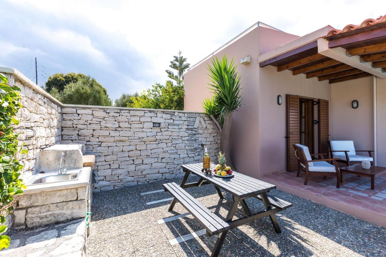 Belvedere Villas Prasiai Exteriör bild