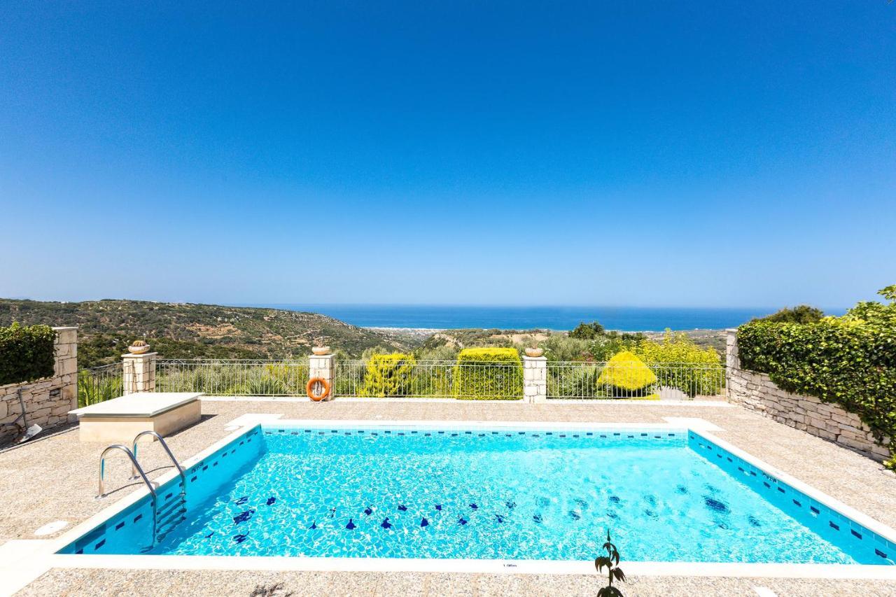 Belvedere Villas Prasiai Exteriör bild