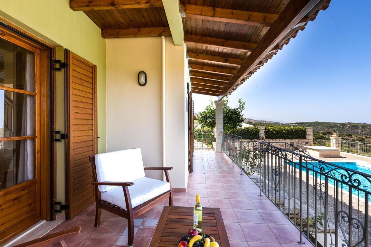 Belvedere Villas Prasiai Exteriör bild